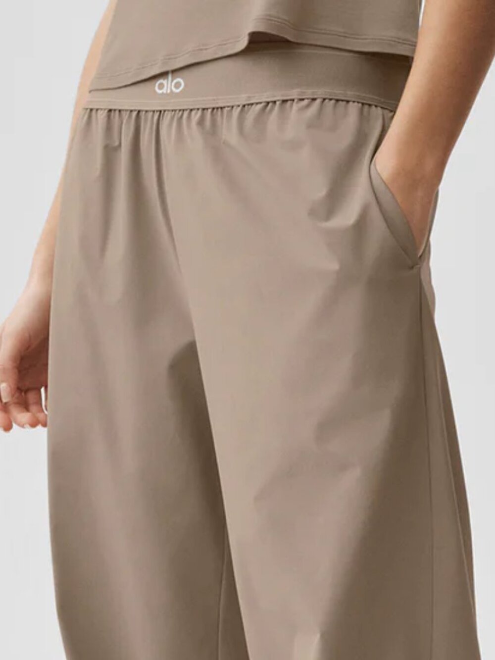 ALO Suit Up Trouser Gravel Wide Leg Pants, Quiet Luxury Athleisure (Regular)🔥 - Picture 4 of 8